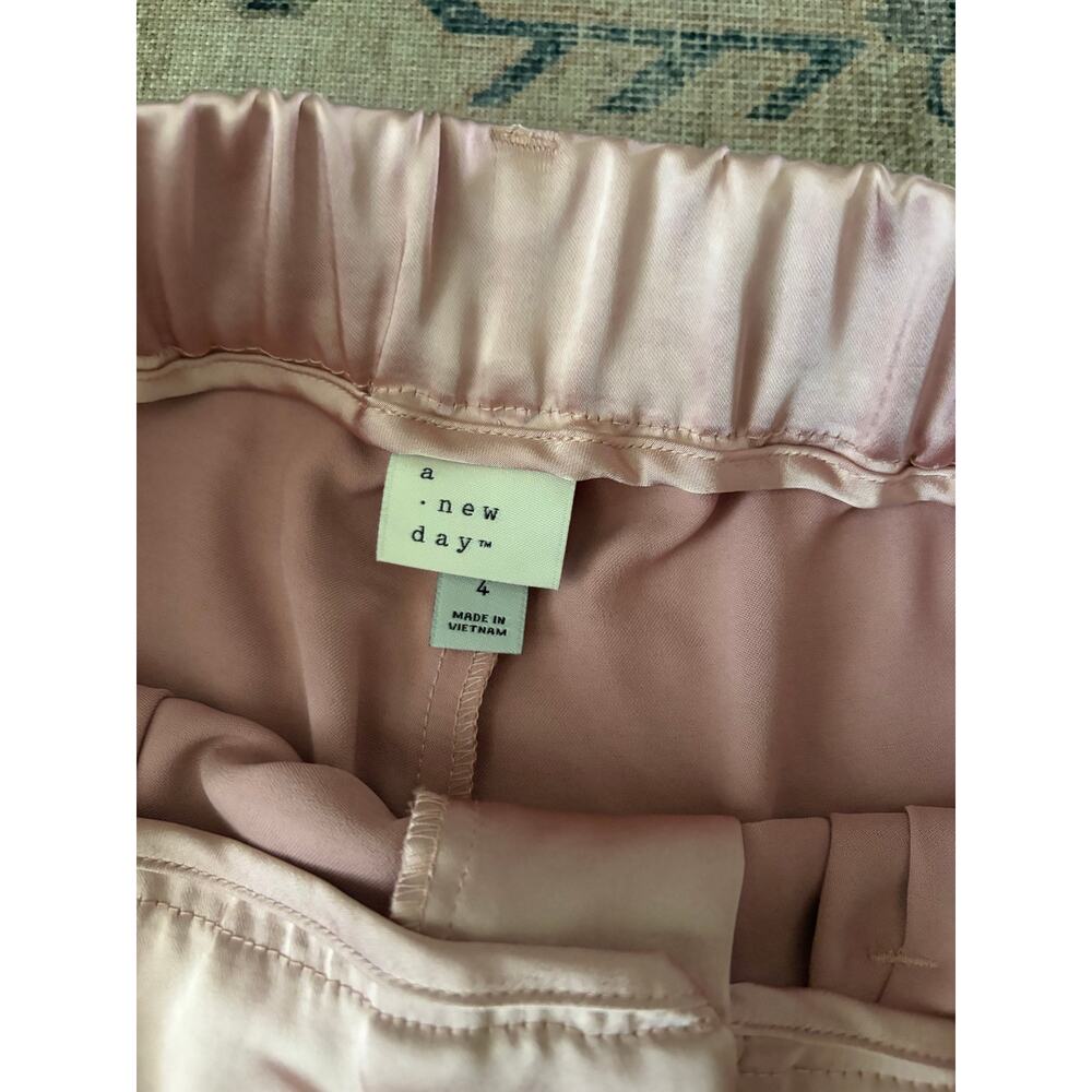 A New Day Womens 4 Blush Pink Satin Wide Leg Pleated High Rise Trouser Pants - Picture 3 of 5